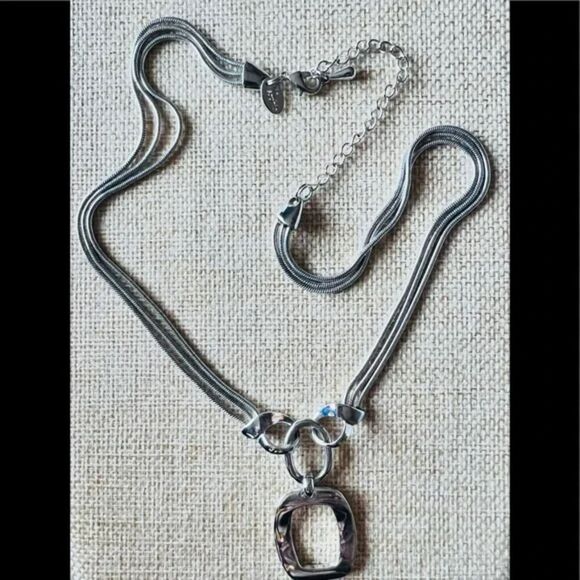 Lia Sophia Silver Tone 3 Strand Pendent Necklace 18” 3” Extender EUC - Picture 1 of 7